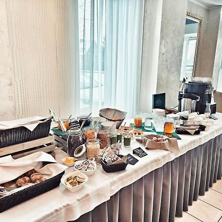 Hotel I Restauracja W Luboniu Екстер'єр фото