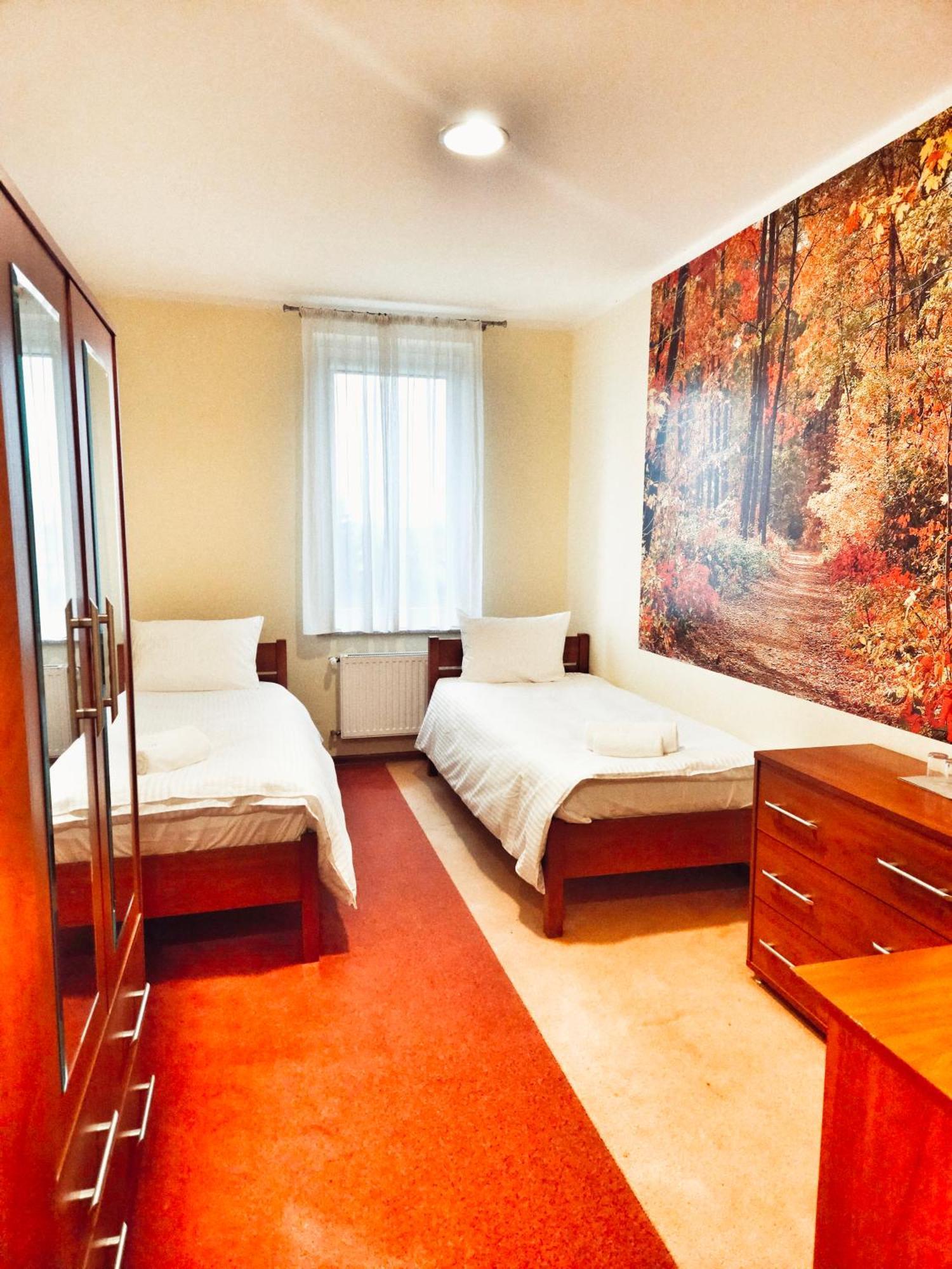 Hotel I Restauracja W Luboniu Екстер'єр фото