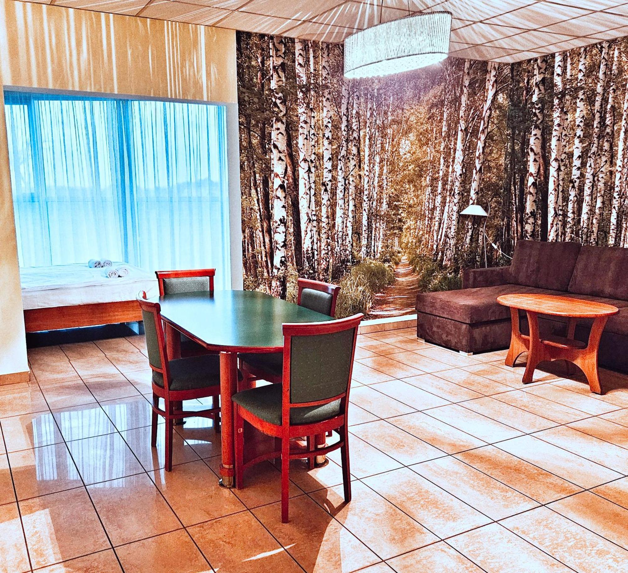 Hotel I Restauracja W Luboniu Екстер'єр фото