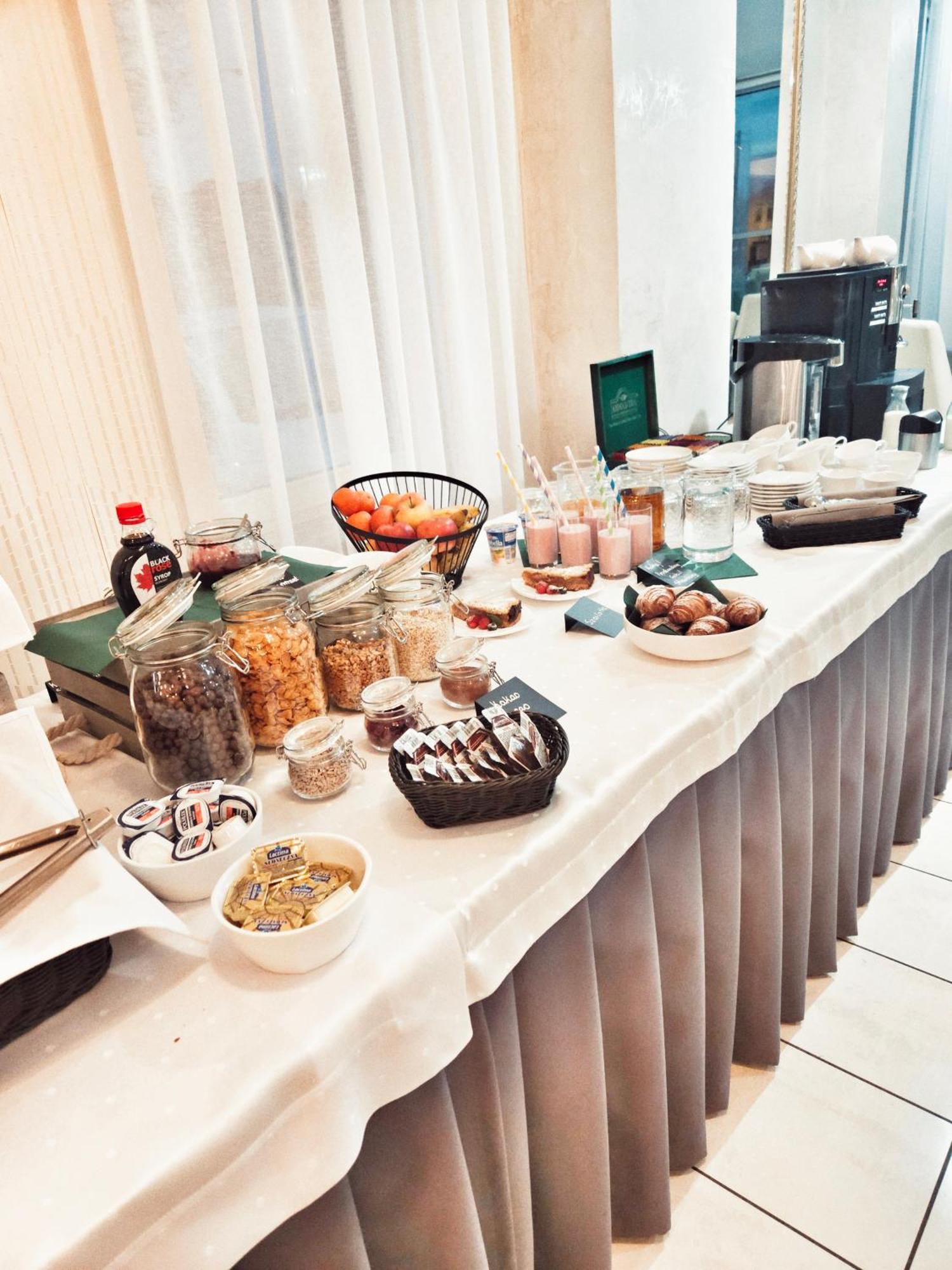 Hotel I Restauracja W Luboniu Екстер'єр фото