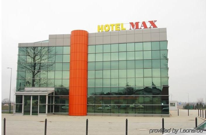 Hotel I Restauracja W Luboniu Екстер'єр фото